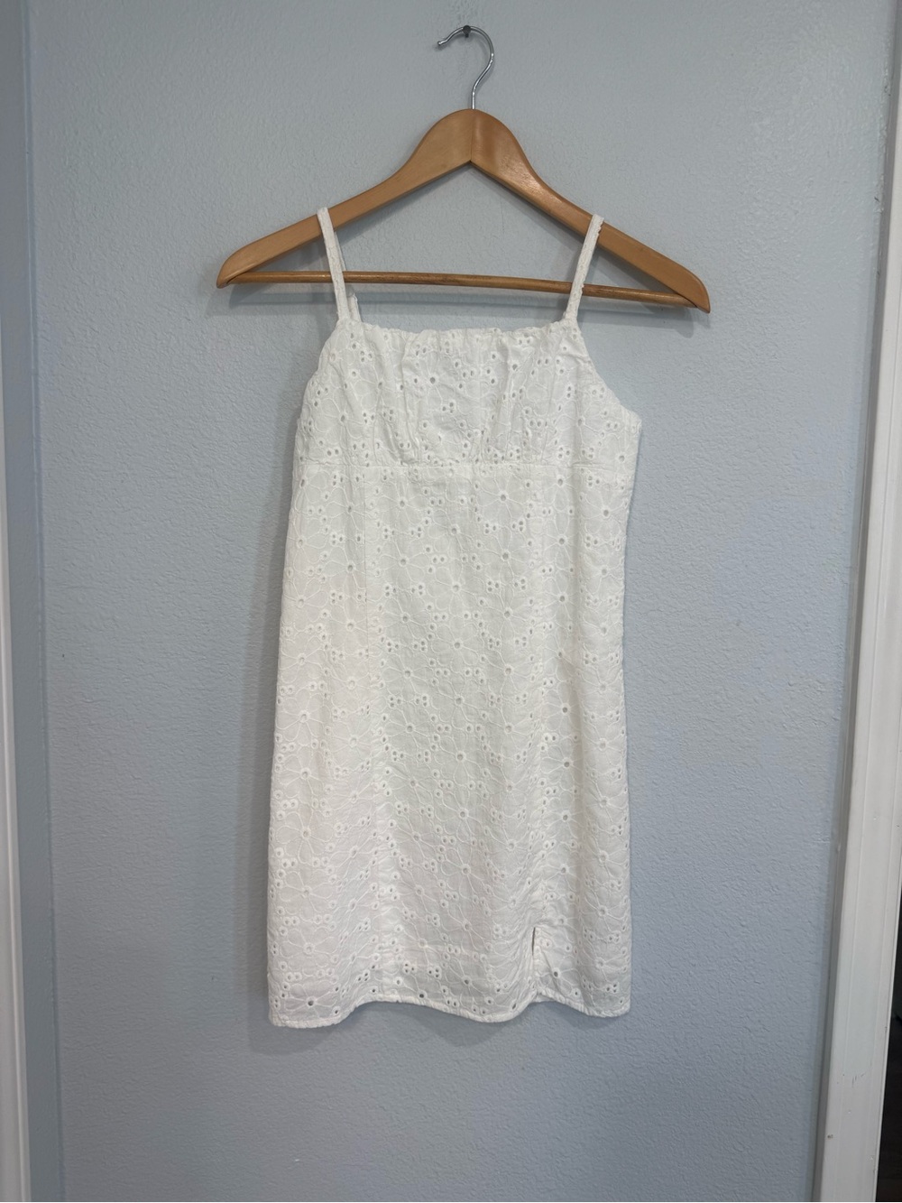 White Cotton Eyelet Dress Art & Class Size 10/12